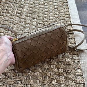 Elegant Tan Woven Crossbody Bag